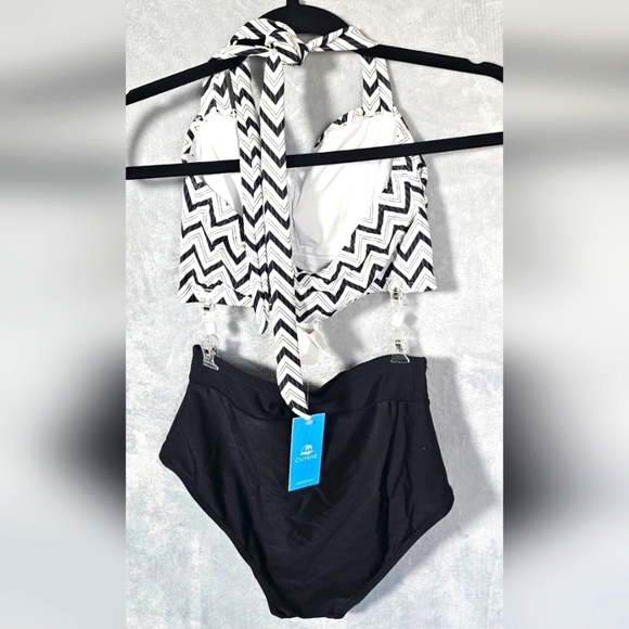 61.🆕️ XS Cupshe Chevron Halter Bikini Top + Unbranded High-Waisted Bottom (0-2) - Picture 2 of 2